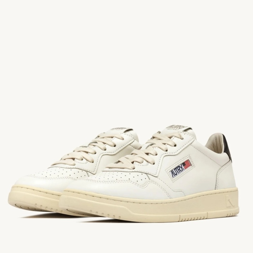 Autry Medalist Low Sneaker - Picture 2 of 10
